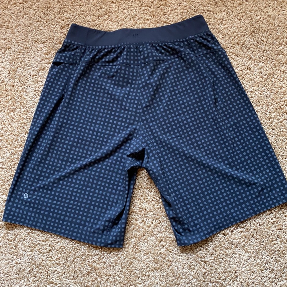 Lululemon Core Short 11.  Sz. L.